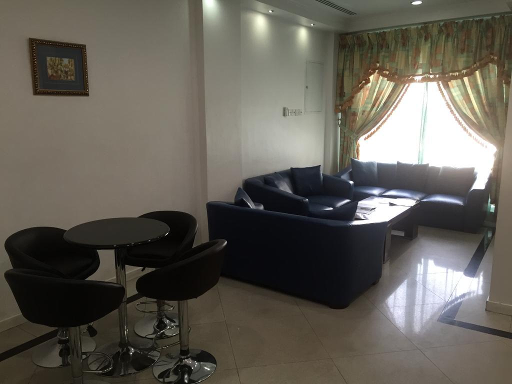 Habib Hotel Apartment Ajman Exterior photo